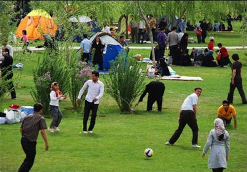 Iranians Celebrating &quot;Nature Day&quot;