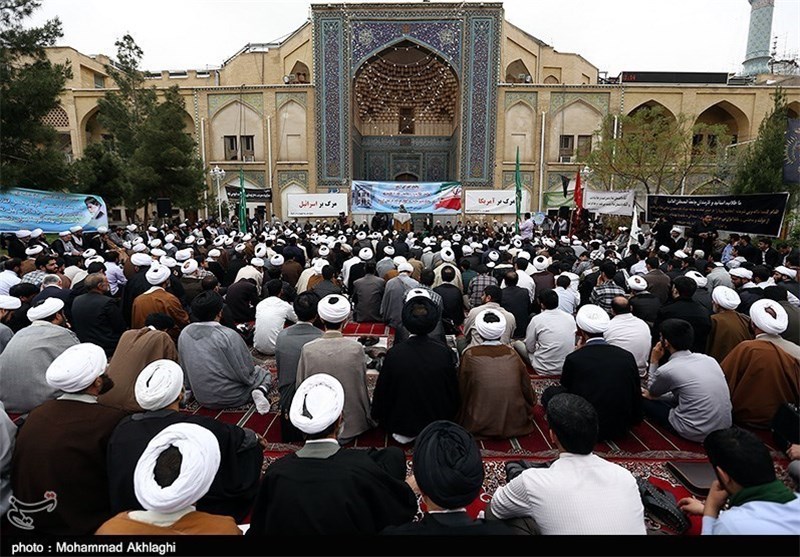تجمع بزرگ طلاب در اعتراض به اهانت به پیامبر اسلام(ص) در قم برگزار می‌شود