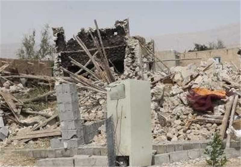 زلزله 5 ریشتری خانه‌های قدیمی در منوجان را تخریب کرد