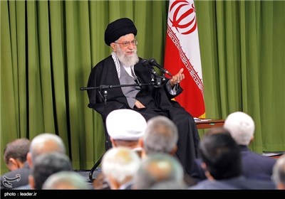 قائد الثورة الاسلامیة: نعتبر استخدام الاسلحة النوویة من کبائر الذنوب والمعاصی