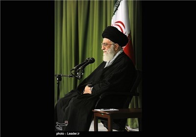 قائد الثورة الاسلامیة: نعتبر استخدام الاسلحة النوویة من کبائر الذنوب والمعاصی