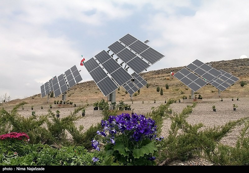 Chinese Firm to Build Solar Power Plants in Iran