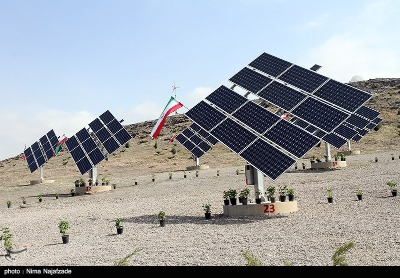 Iran Starts Building Mideast’s Largest Solar Farm
