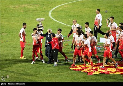 جشن قهرمانی تیم فوتبال فولاد خوزستان/جام به اهواز رفت