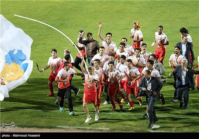 جشن قهرمانی تیم فوتبال فولاد خوزستان/جام به اهواز رفت
