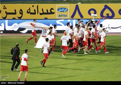 جشن قهرمانی تیم فوتبال فولاد خوزستان/جام به اهواز رفت