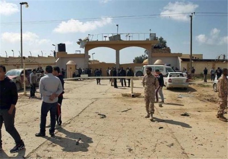 اعتراضات شهر «سرت» را فلج کرد؛ فرار زندانیان در طرابلس