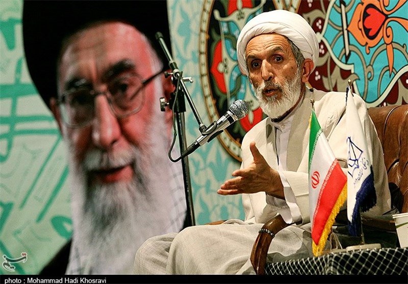 یزد | منویات مقام معظم رهبری تمام توطئه‌های دشمنان در مباحث اقتصادی را از بین برد