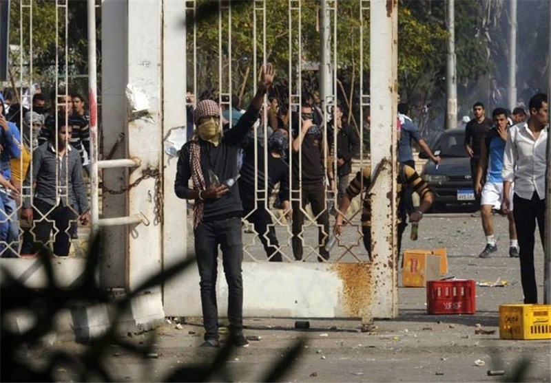 درگیری بین دانشجویان اخوان و نیروهای پلیس در دانشگاه الفیوم
