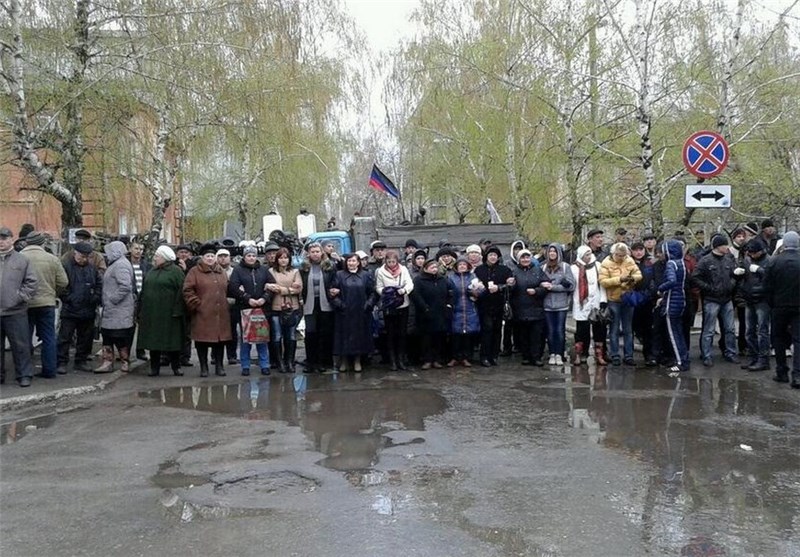 Miners Rally in Favor of Separatists in Eastern Ukraine