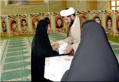 25 مادر و همسر شهید تنگستان تجلیل شدند
