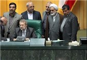 اعتراض نمایندگان به عدم ارجاع سؤال از رئیس‌جمهور به قوه قضائیه /لاریجانی: فی‌البداهه نظرم را گفتم