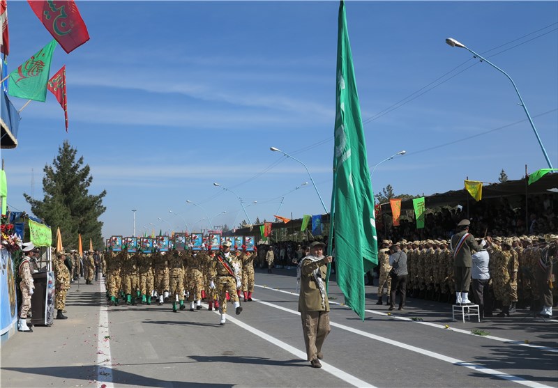 رژه روز ارتش در کرمان برگزار شد + تصاویر