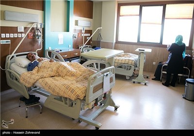 Defense Minister Opens Cancer Treatment Center in Tehran