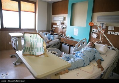 Defense Minister Opens Cancer Treatment Center in Tehran