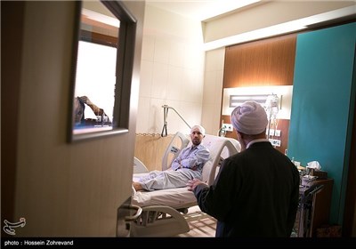Defense Minister Opens Cancer Treatment Center in Tehran