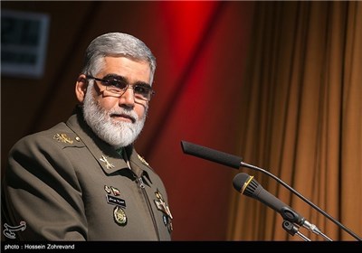 Foreign Military Attaches Meet Iran's Army Ground Force Commander