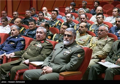 Foreign Military Attaches Meet Iran's Army Ground Force Commander