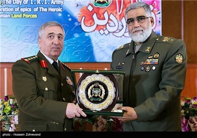 Foreign Military Attaches Meet Iran's Army Ground Force Commander