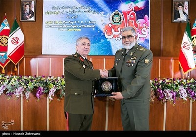 Foreign Military Attaches Meet Iran's Army Ground Force Commander