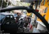 صف چندکیلومتری پمپ بنزین در غرب تهران