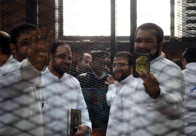 35 حامی دیگر مرسی نیز به 3 تا 5 سال حبس محکوم شدند