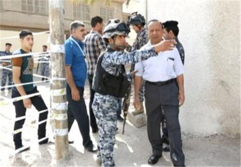 شرطی عراقی یحتضن انتحاریا لمنعه من تفجیر مرکز انتخابی فی بیجی