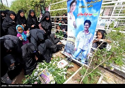تشییع پیکر مدافع حرم در شیراز