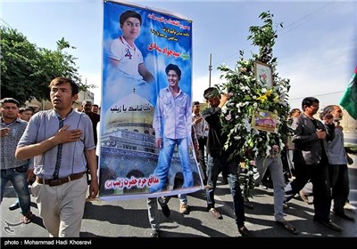 تشییع پیکر مدافع حرم در شیراز