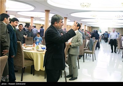 Iran’s Culture Minister Attends Banquet with Foreign Publishers