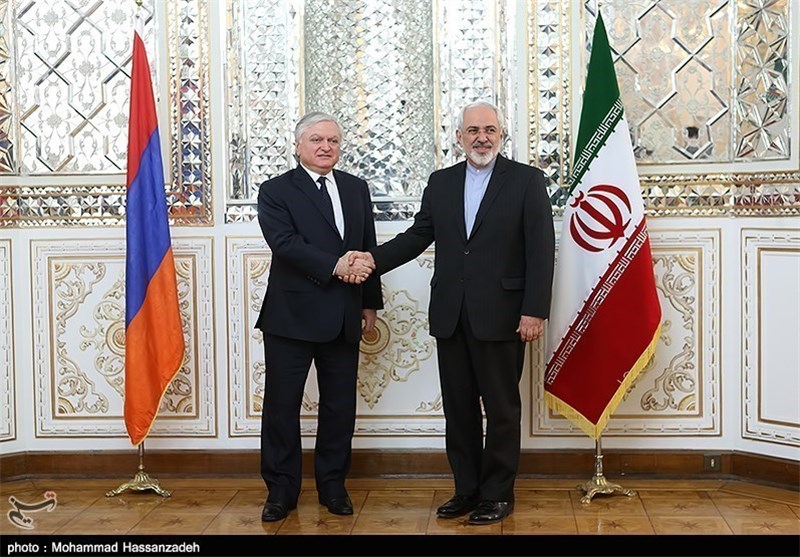 ظریف: ایران آماده کمک به استقرار صلح و امنیت در منطقه است