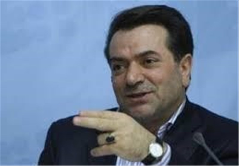 فتحی‌پور:کاهش نرخ تورم هنوز بر سر سفره مردم ملموس نیست