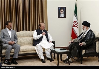Pakistani PM Meets with Iran’s Supreme Leader