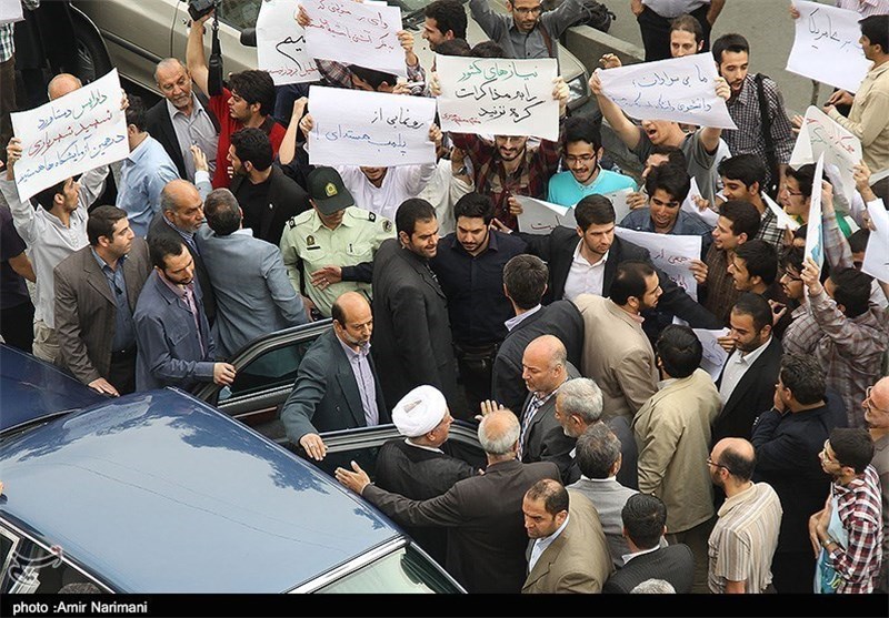 واکنش دانشجویان به حضور هاشمی رفسنجانی در دانشگاه صنعتی امیرکبیر