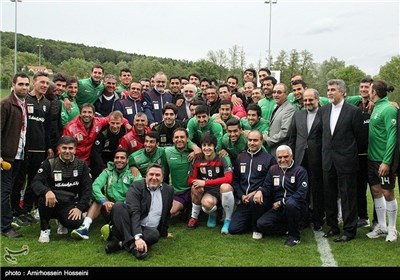 Iran's FM Zarif Meets Team Melli in Austria Camp