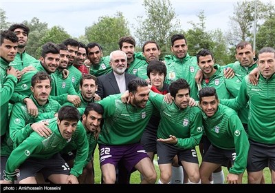 Iran's FM Zarif Meets Team Melli in Austria Camp