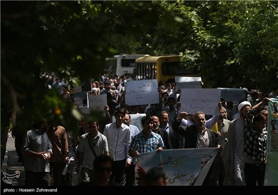 راهپیمایی نمازگزاران تهرانی در حمایت از امر به معروف و نهی از منکر