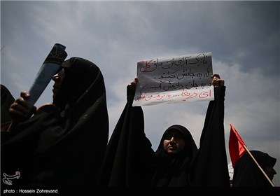 راهپیمایی نمازگزاران تهرانی در حمایت از امر به معروف و نهی از منکر