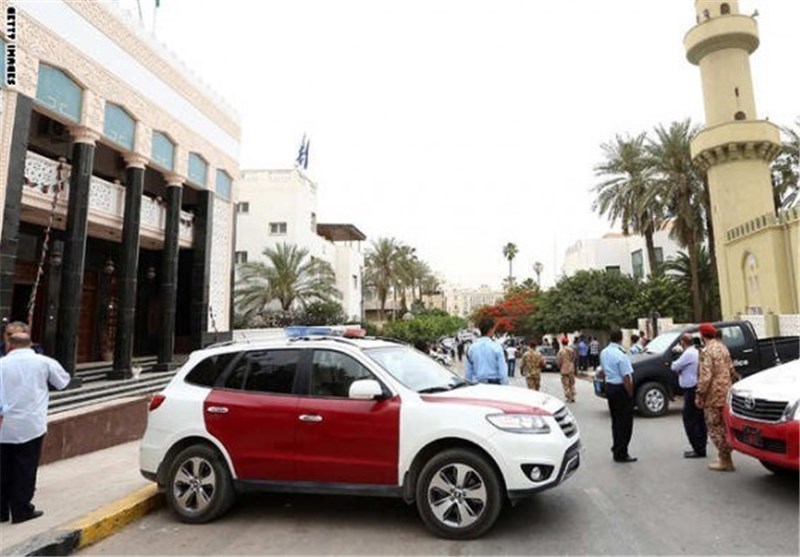 الجزائر سفارت خود را در لیبی می‌بندد