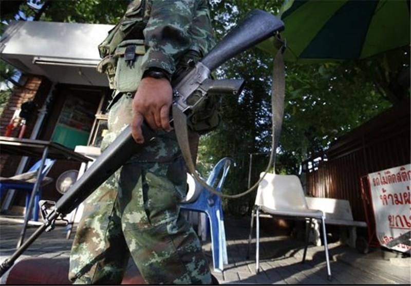 ارتش تایلند تظاهرات کنندگان طرفدار دولت را محاصره کرد