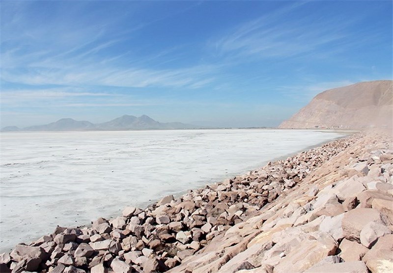 نتایج تلاش‌های 7ماهه ستاد ملی نجات دریاچه ارومیه تقدیم دولت شد