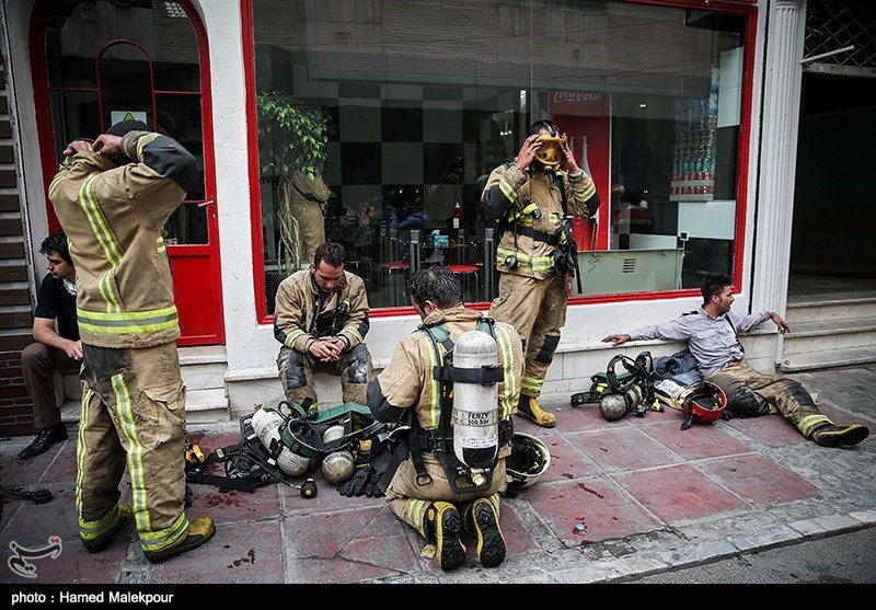 آتش‌سوزی یک فروشگاه بزرگ در محله "‌نوبنیاد‌"