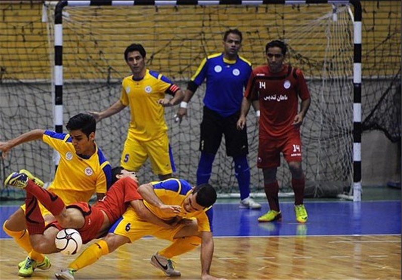 تیم فوتسال شاهد شیراز برابر آذرخش هرمزگان متوقف شد