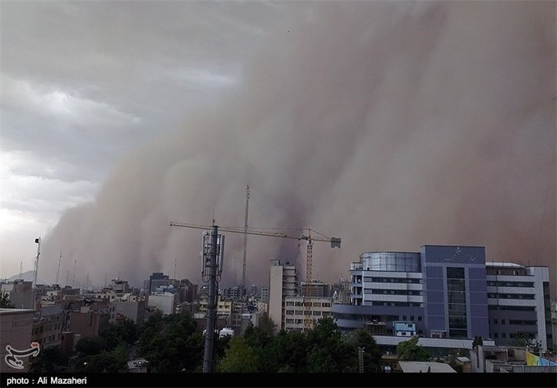 4 Die in Tehran Dust Storm