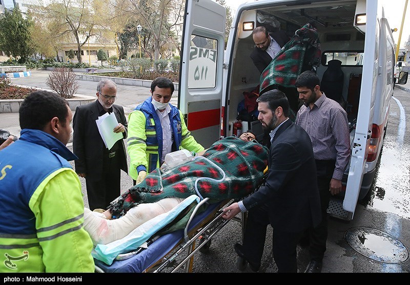تعداد مجروحان حادثه تصادف پراید با اتوبوس در بجنورد به 34 نفر افزایش یافت