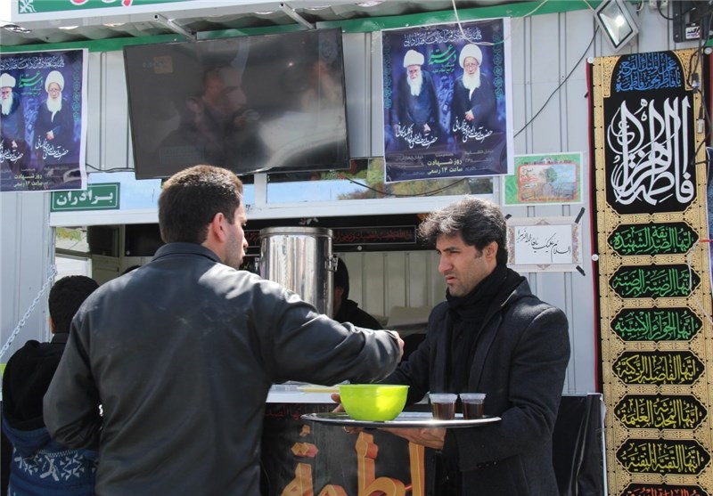 28 ایستگاه صلواتی استقبال از زائران حسینی در استان همدان برپا شد