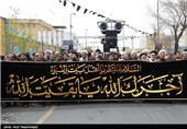 اجتماع عظیم عزاداران فاطمی و تشییع پیکر 8شهید در مشهد مقدس