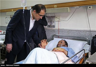 Iran’s Health Minister Visits Yemenis Injured in Sana'a Terrorist Attack