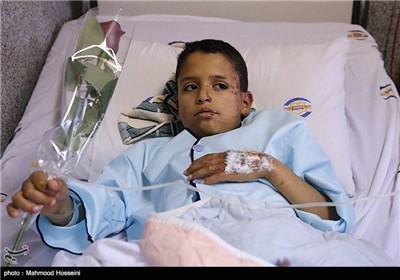 Iran’s Health Minister Visits Yemenis Injured in Sana'a Terrorist Attack