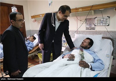 Iran’s Health Minister Visits Yemenis Injured in Sana'a Terrorist Attack